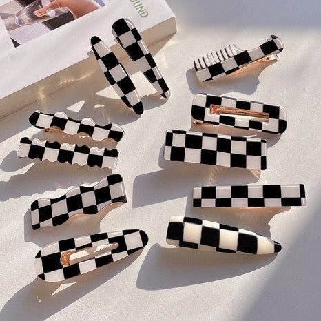 Groovy Hair Clip
